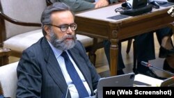 José María Sánchez, diputado del partido español VOX, pregunta en el Congreso de los Diputados los motivos por los que no se suspende el Acuerdo de Cooperación y Diálogo Político con Cuba, 7 de octubre del 2024.